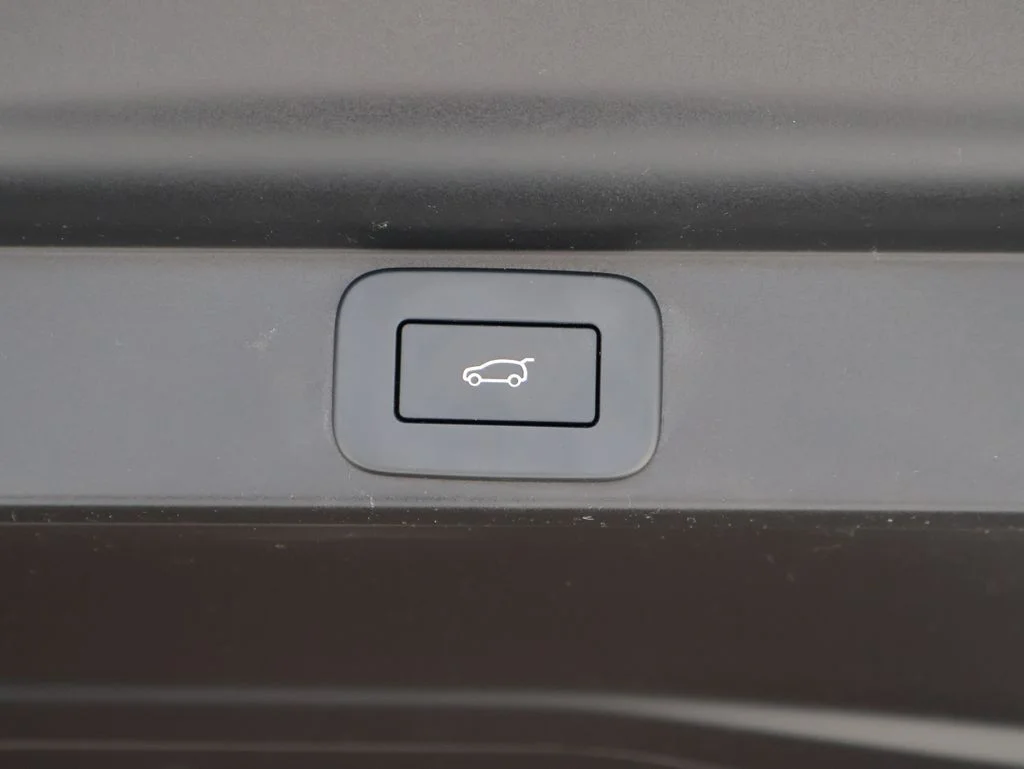 Certified Used 2024 Santorini Black Metallic Land Rover SE image 16
