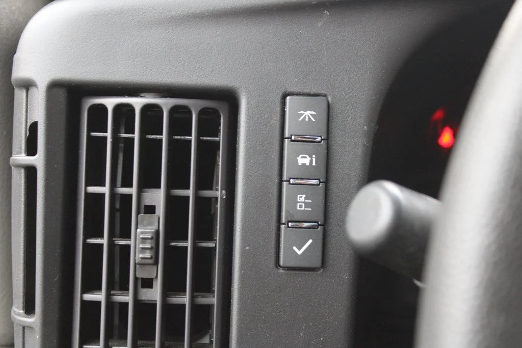 2023 GMC Savana Cargo Work Van - Photo 21