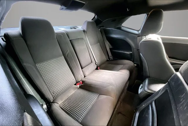 Used 2019 Black Dodge SXT image 20