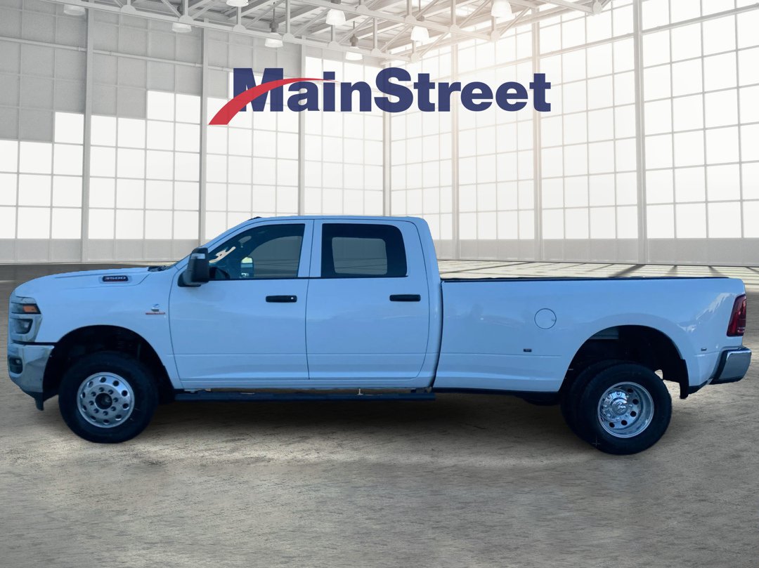 New 2026 Bright White Clear-Coat Exterior Paint RAM Tradesman image 2