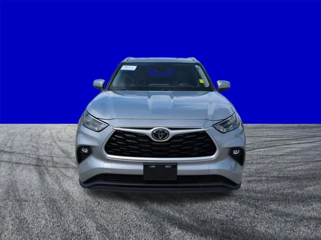 Certified Used 2024 2024 TOYOTA HIGHLANDER XLE Toyota XLE image 9