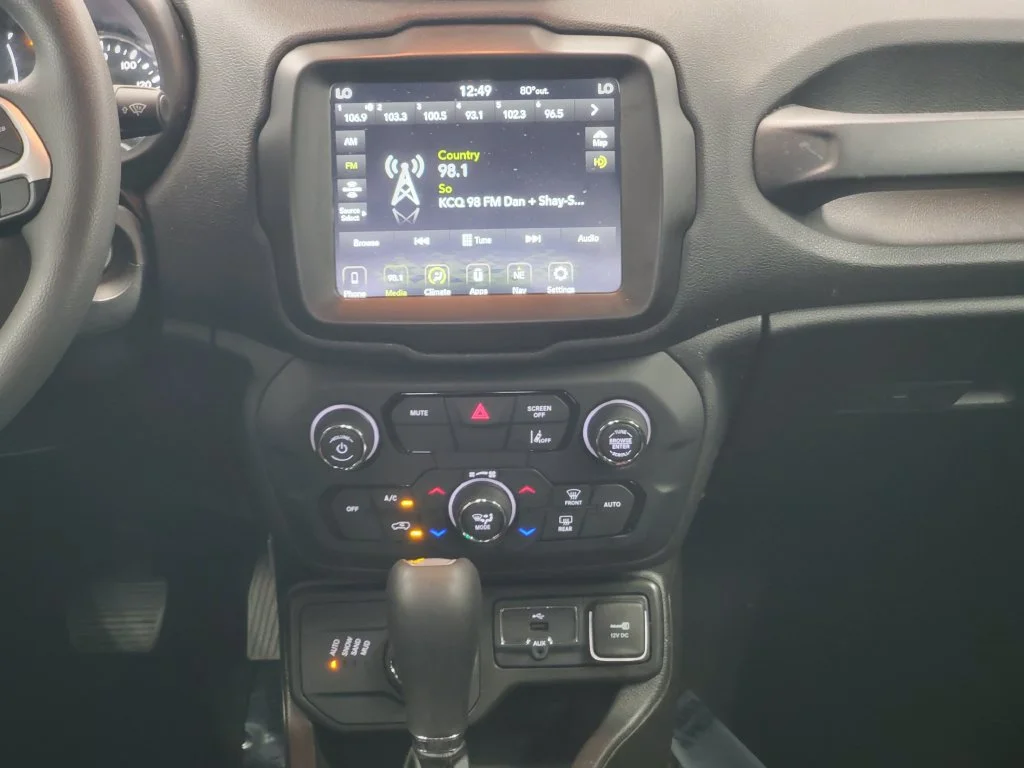 2023 Jeep Renegade Latitude - Photo 24