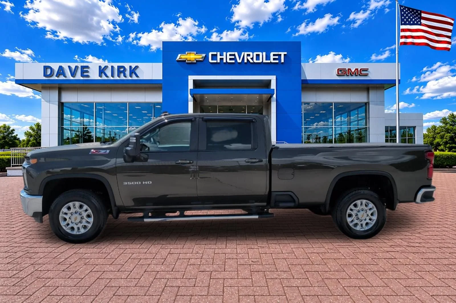 Used 2022 GREENSTONE METALLIC Chevrolet LT image 6