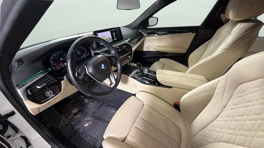 Used 2021 White BMW 530i image 18