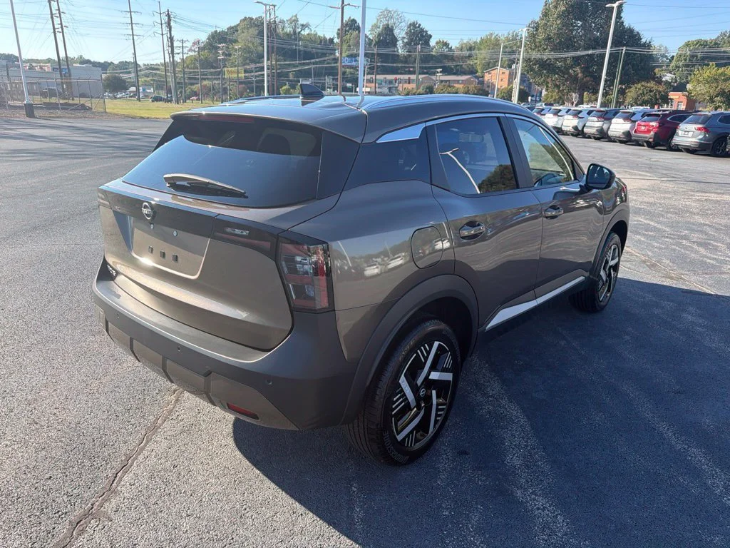 Used 2026 Bronze Nissan SV image 9