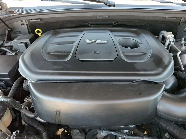 Used 2016 Silver Jeep Limited image 29