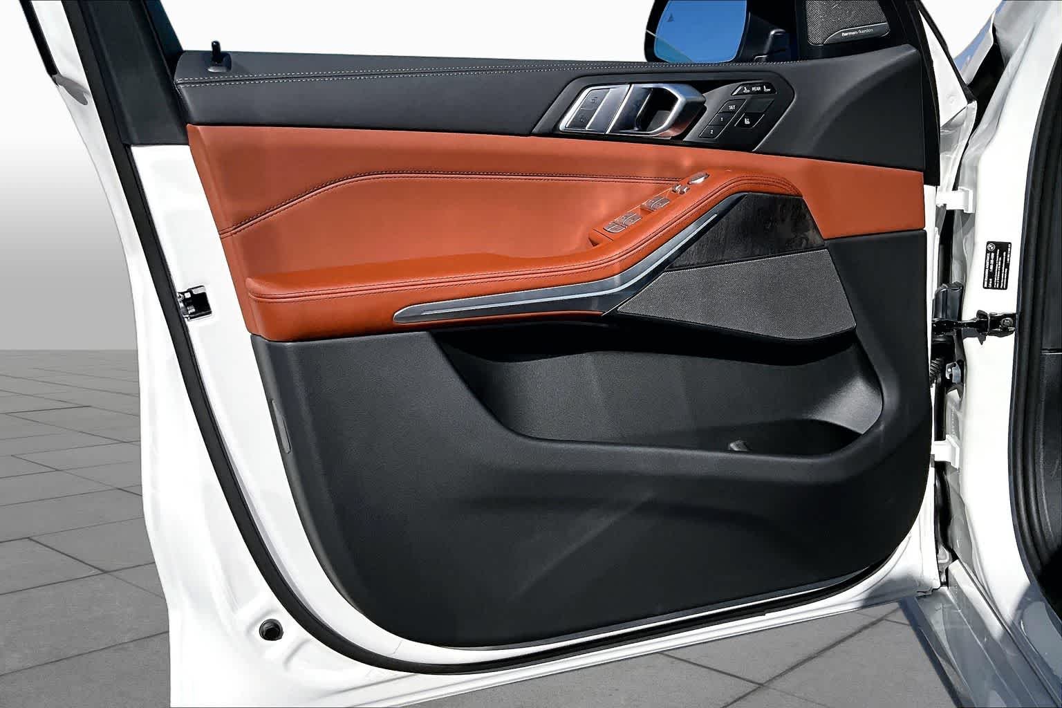 New 2026 Mineral White Metallic BMW xDrive40i image 10