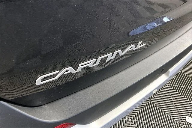 New 2026 Gray Kia LXS image 9