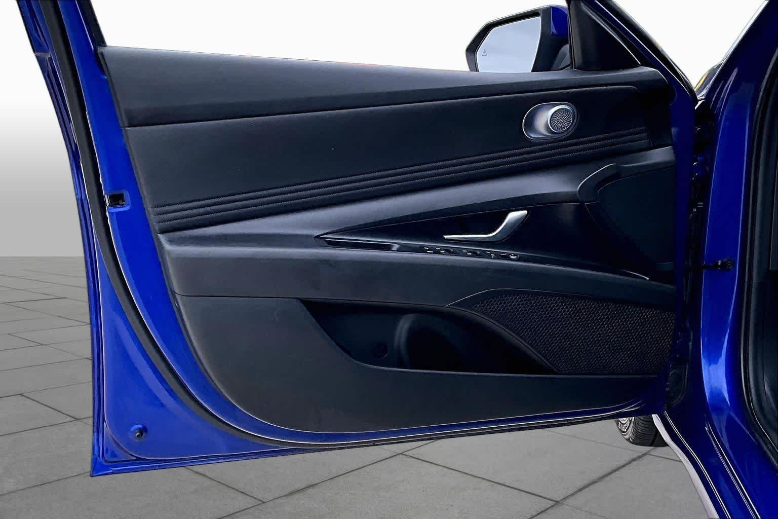 Used 2025 Intense Blue Hyundai SEL Convenience image 22