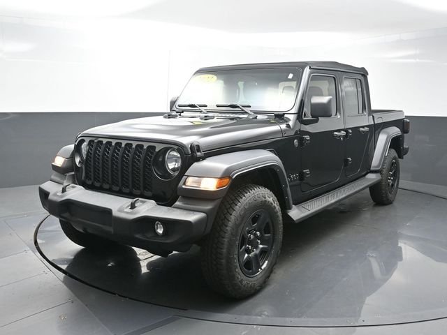 Used 2022 Black Jeep Sport image 3