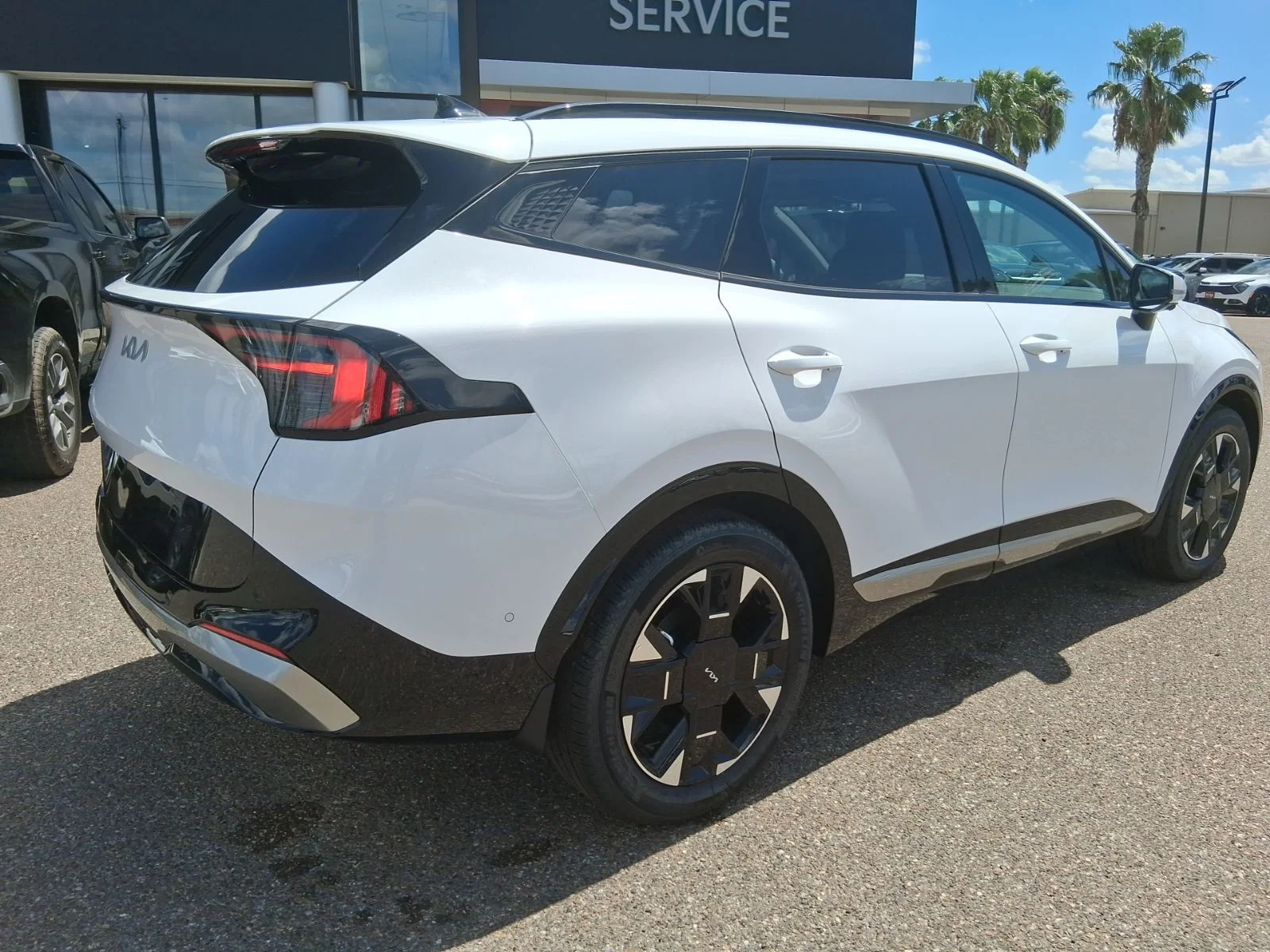 New 2026 White Kia SX-Prestige image 4
