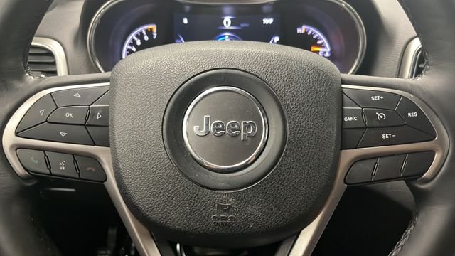 Used 2018 Bright White Clearcoat Jeep Altitude image 16