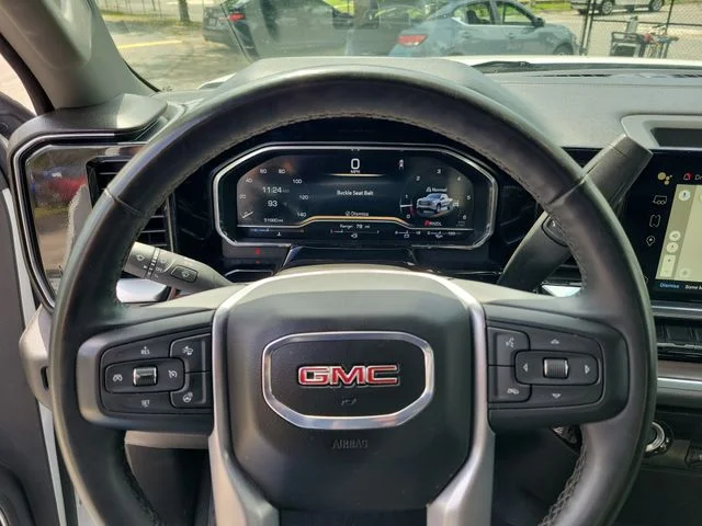 Used 2024 White GMC SLT image 16