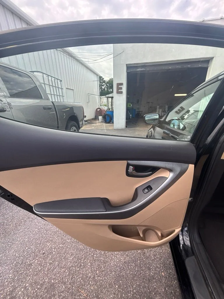 Used 2013 Black Hyundai GLS image 16