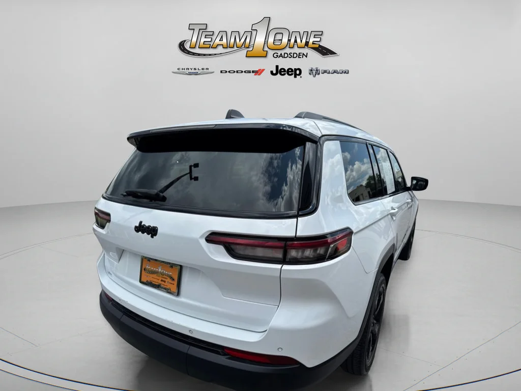 Used 2023 Bright White Clearcoat Jeep Altitude image 9