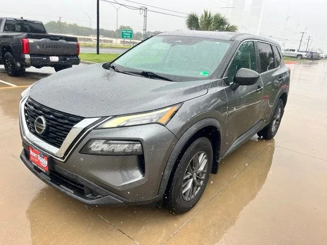 Used 2021 Gray Nissan S image 3