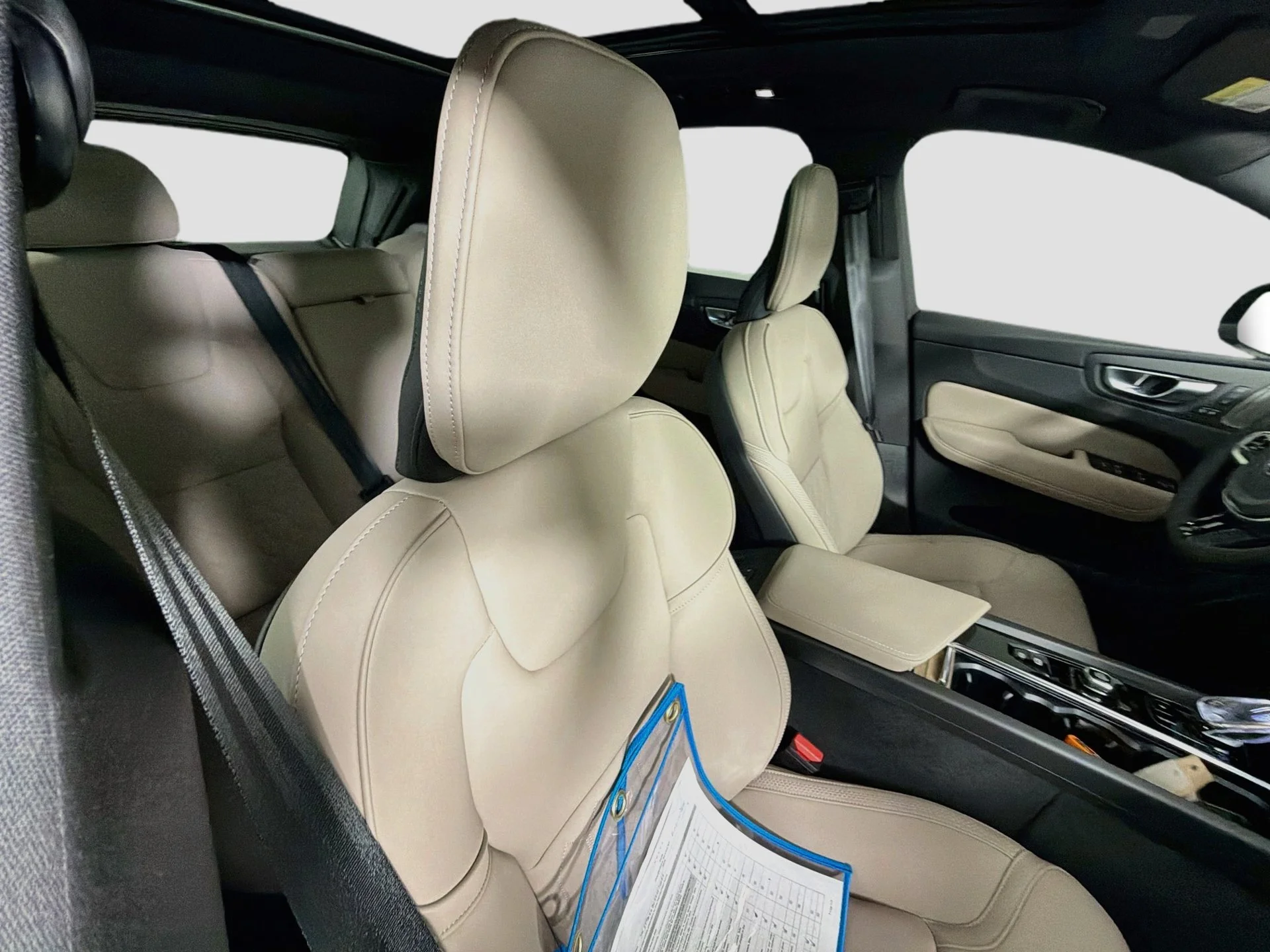 New 2027 Vapour Grey Volvo Plus image 28