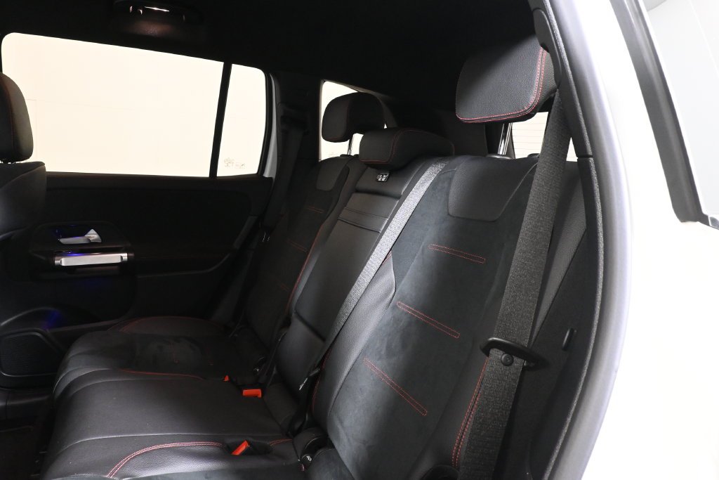Used 2022  Mercedes-Benz GLB 35 AMG® image 6