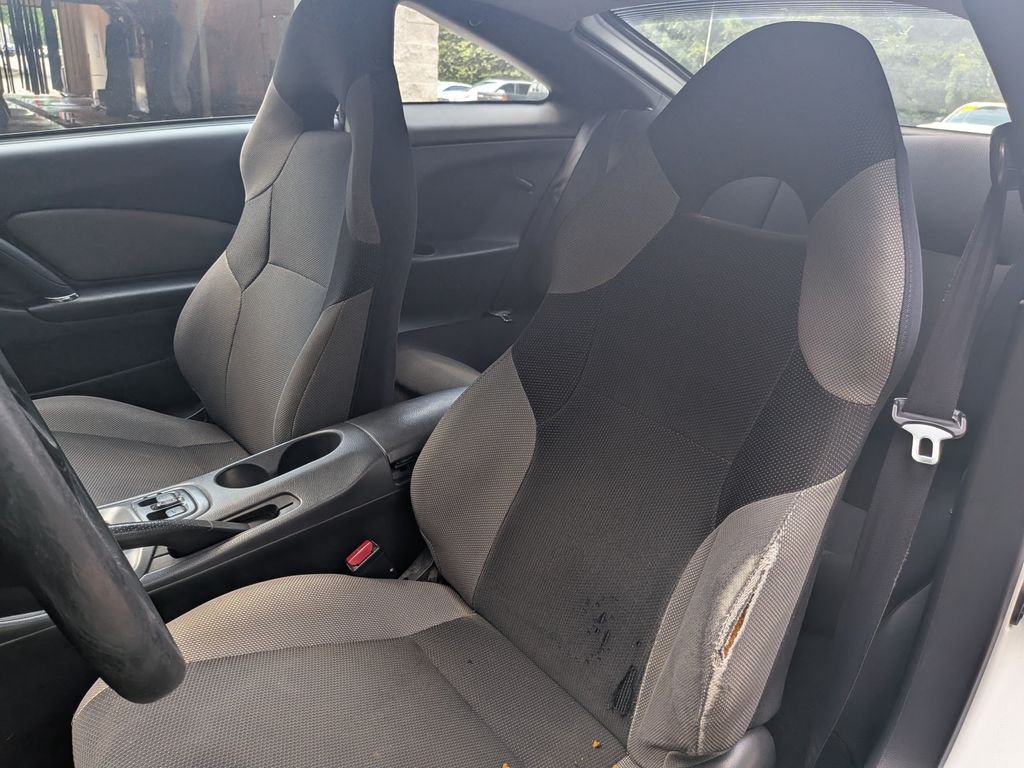 Used 2003 White Toyota GT image 12