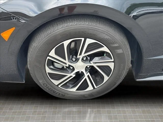 Used 2023 Black Hyundai Blue image 20