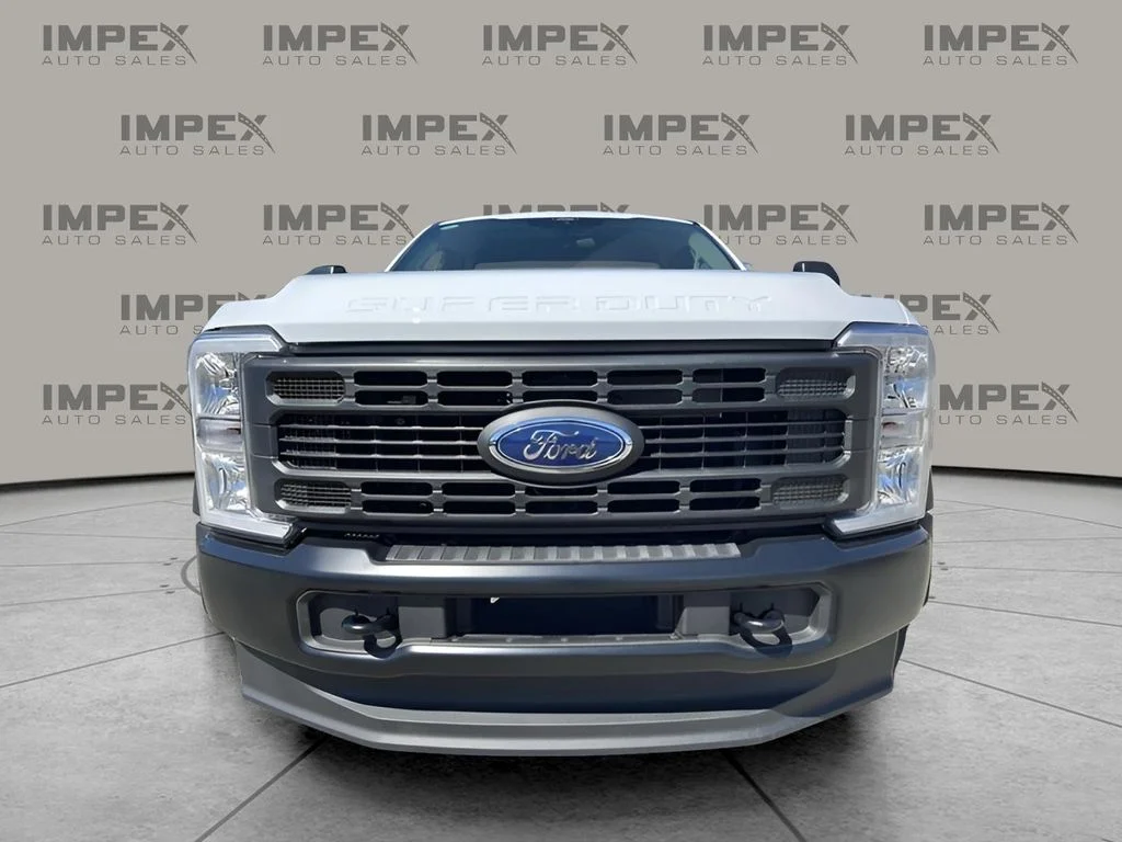 Used 2025 White Ford XL image 41