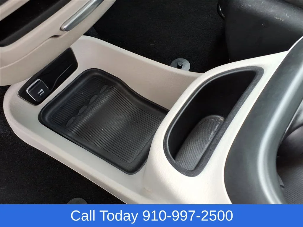 Used 2024 White Chrysler Touring L image 19