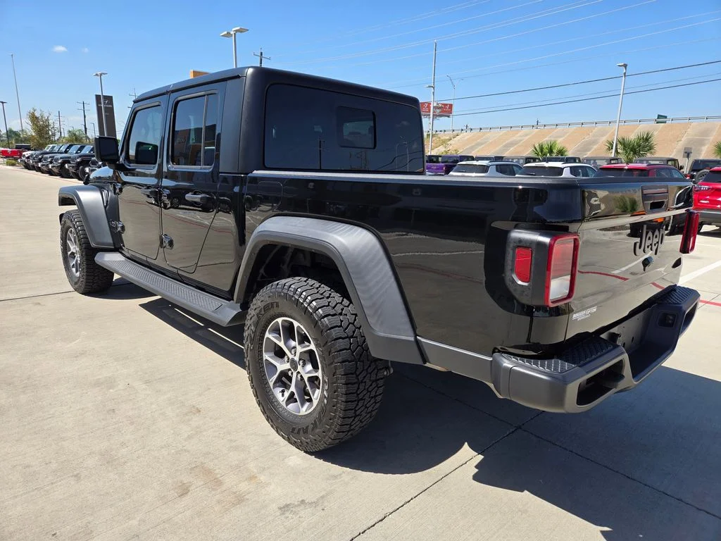 Used 2025 Black Jeep Sport S image 5