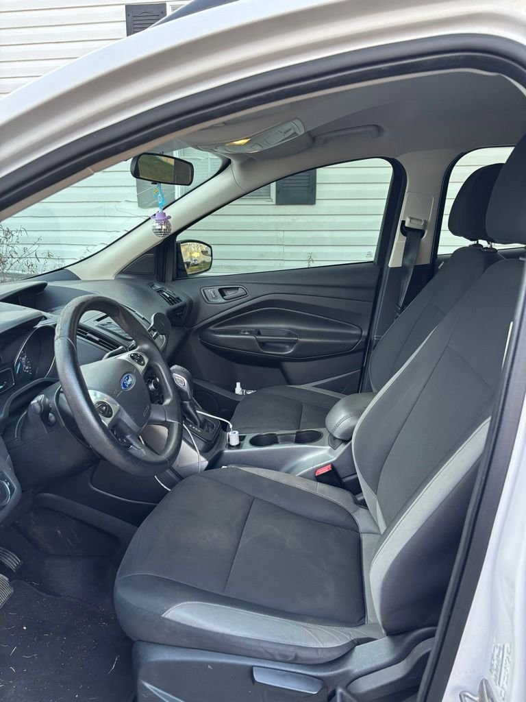 Used 2015 White Ford S image 5