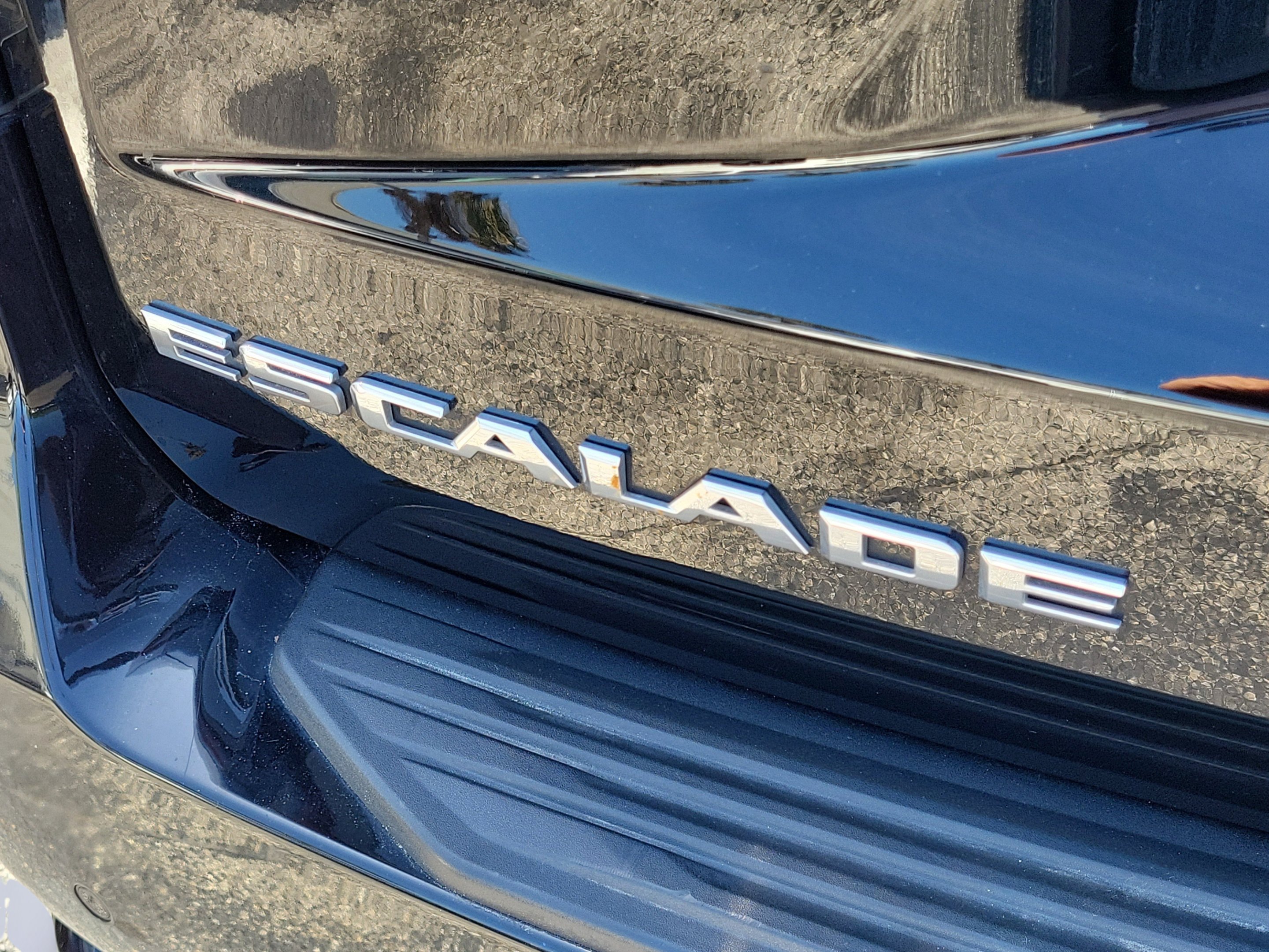 Used 2022 Black Raven Cadillac Sport image 5