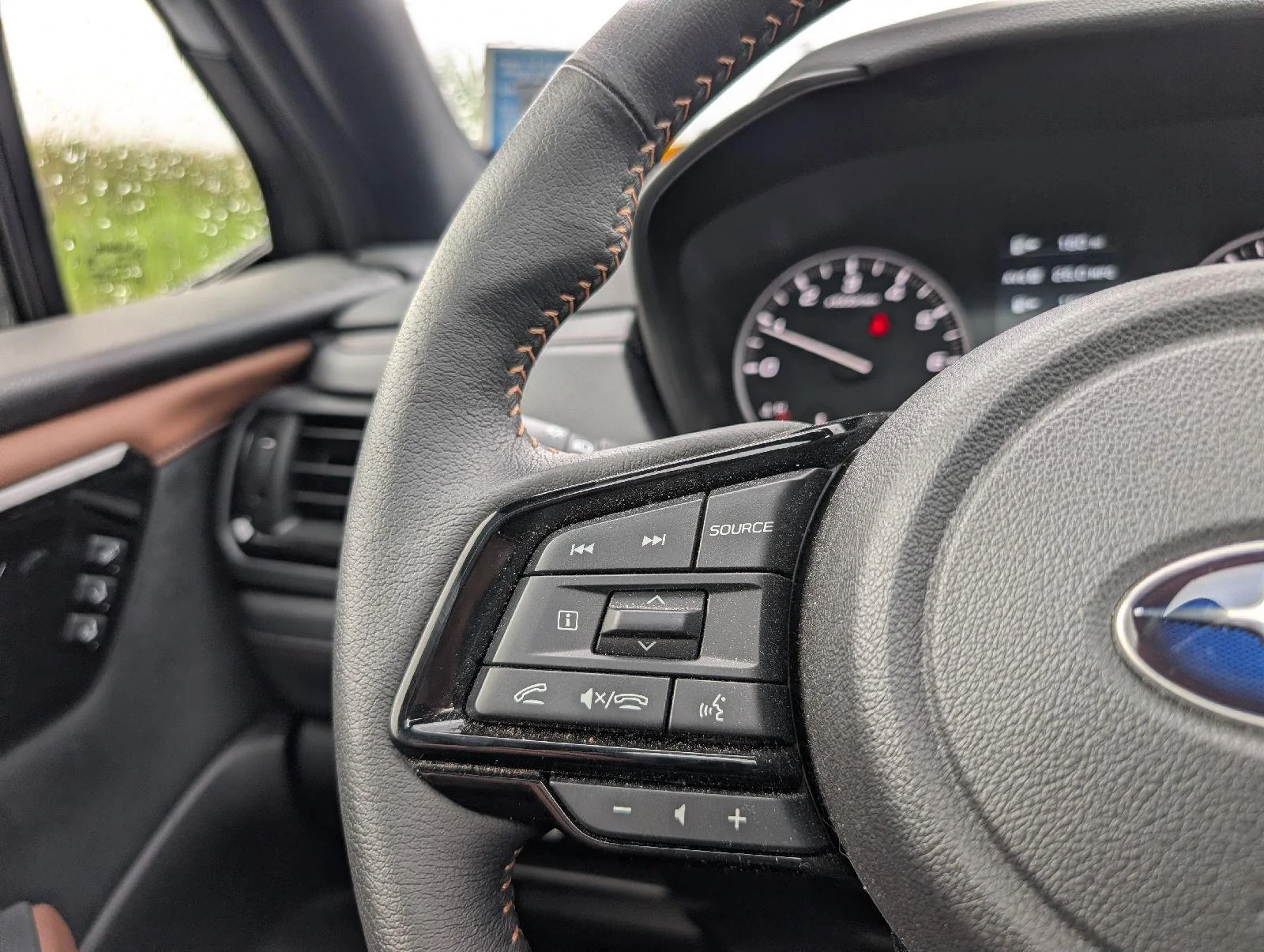 Used 2025 Ice Silver Metallic Subaru Touring image 12