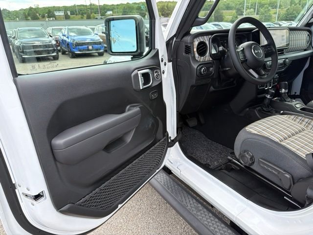 New 2026 Bright White Clear-Coat Exterior Paint Jeep 85th Anniversary Edition image 12