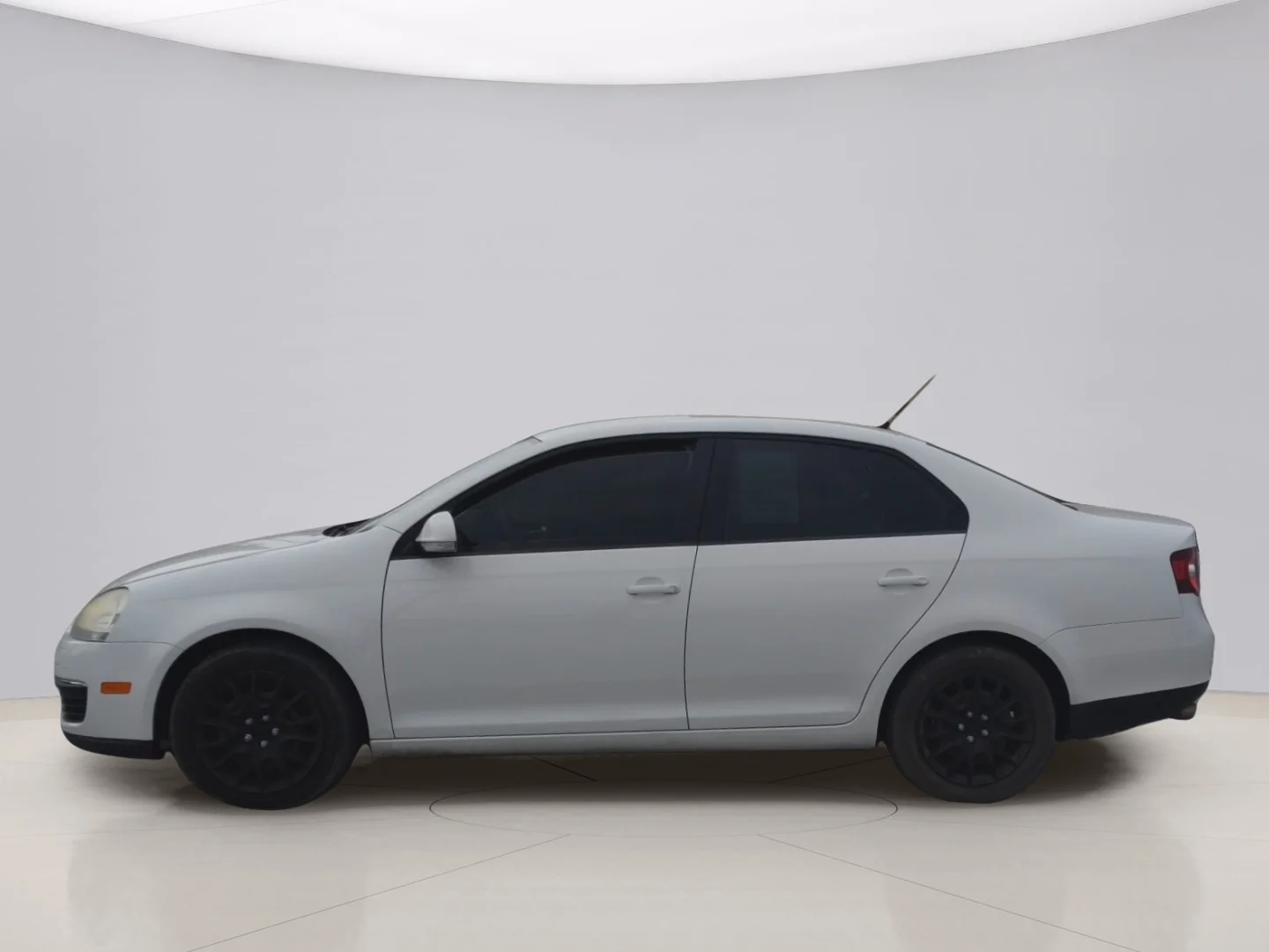 Used 2009 White Volkswagen S image 2