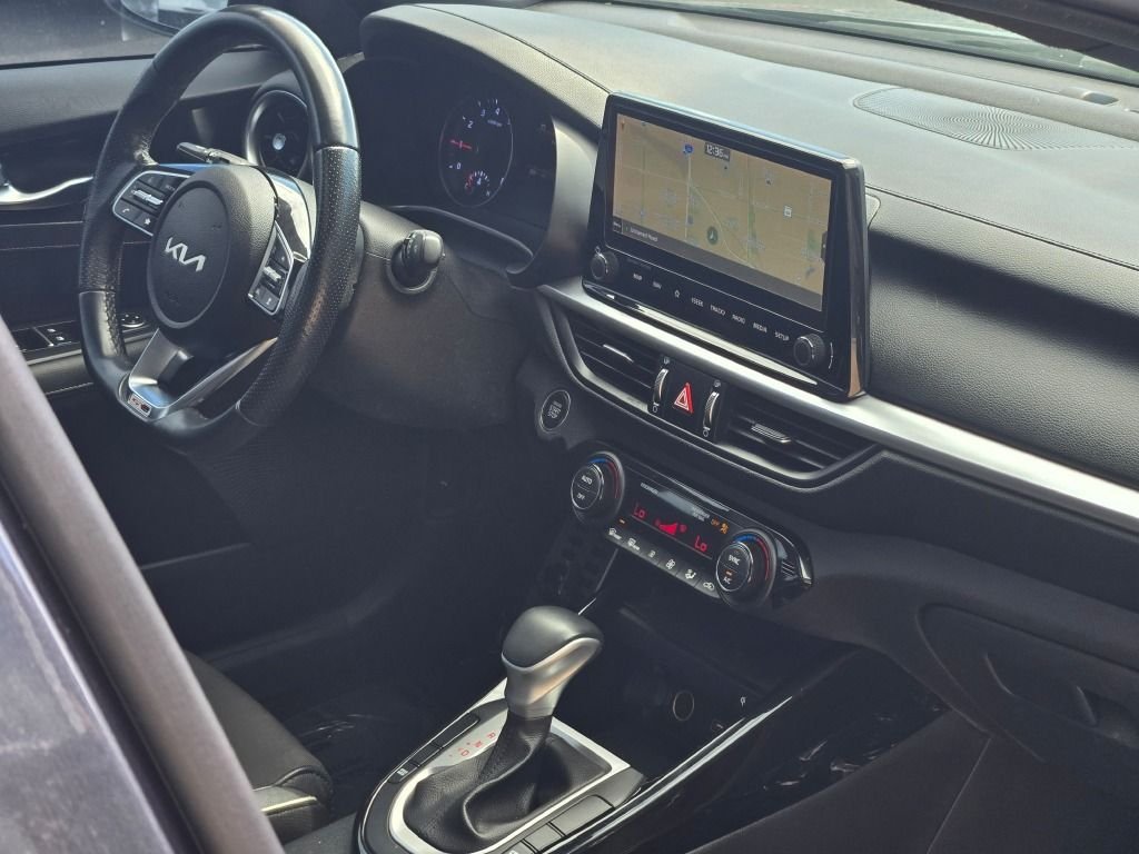 Used 2022 Gray Kia GT-Line image 7