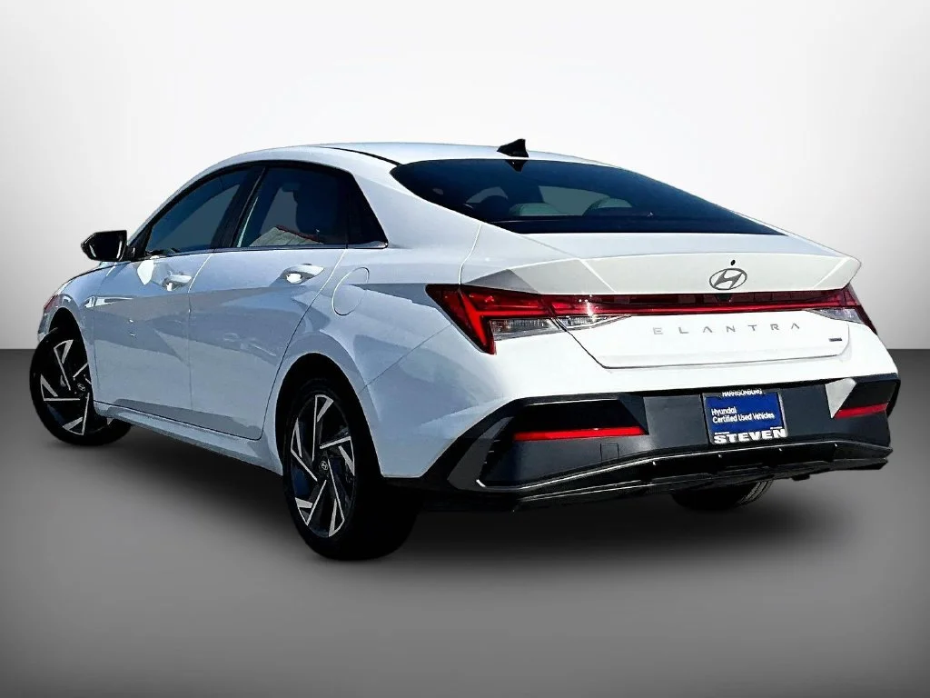 Used 2026 White Hyundai Limited image 4