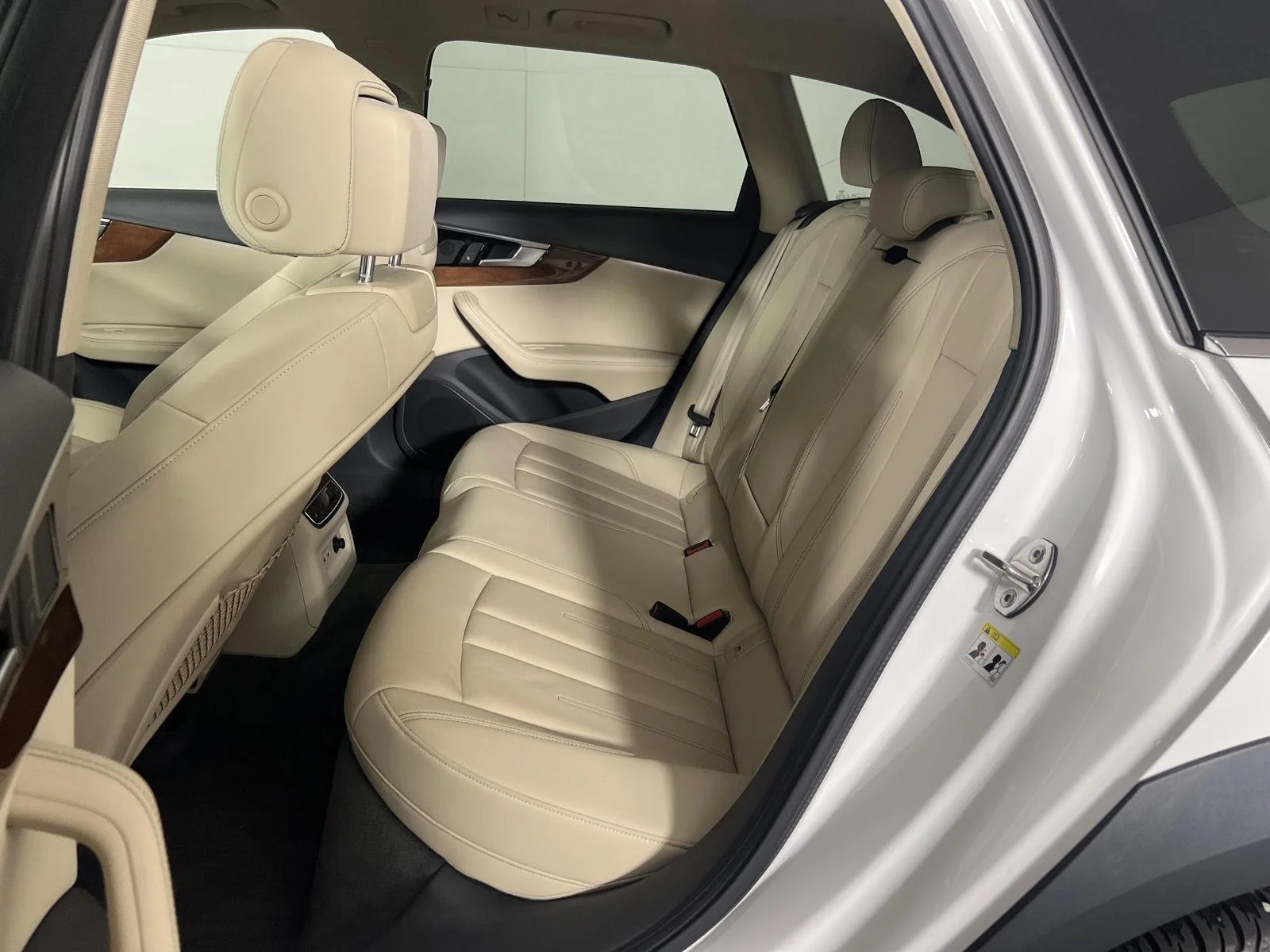 Used 2020 Ibis White Audi Premium Plus image 25