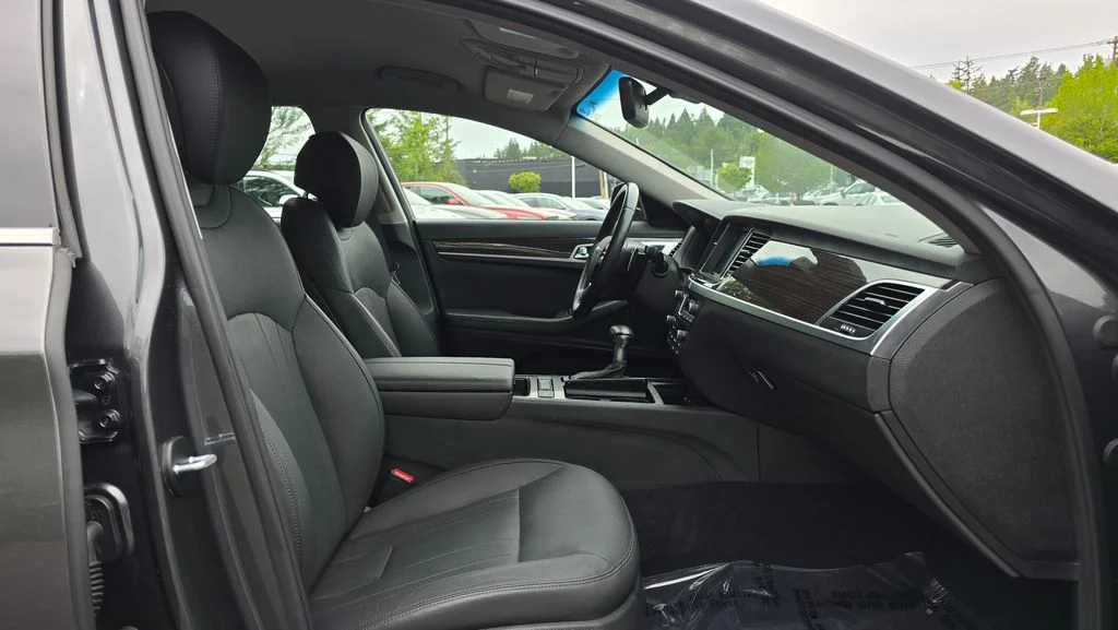 Used 2018 Gray Genesis 3.8 image 10