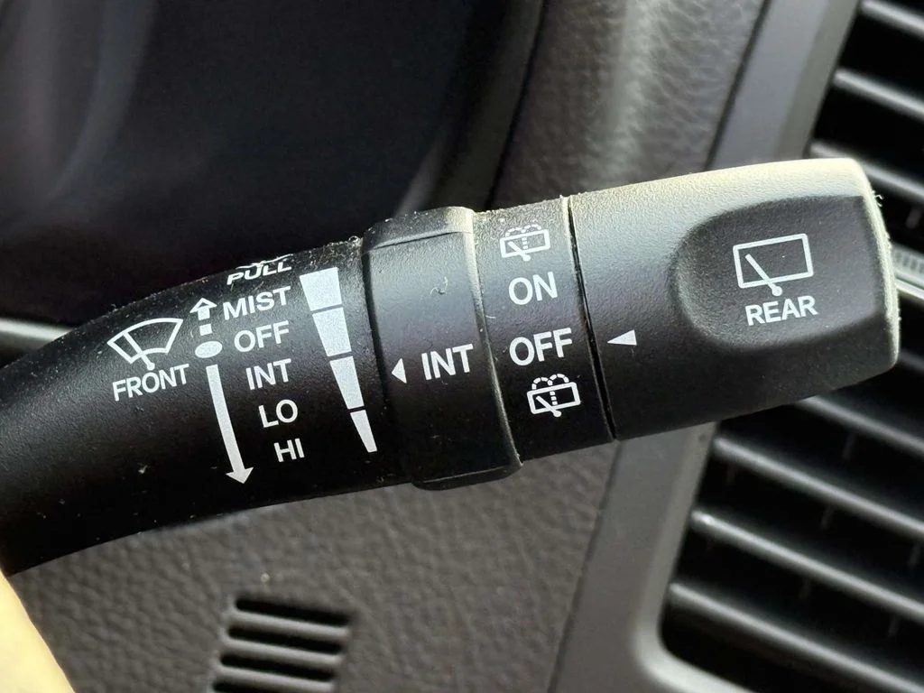 Used 2011 Gray Hyundai Limited image 26