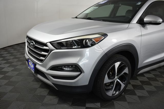 Used 2017 Hyundai Tucson Sport with VIN KM8J33A29HU548950 for sale in Libertyville, IL