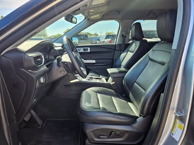 Used 2021 Iconic Silver Metallic Ford Limited image 6