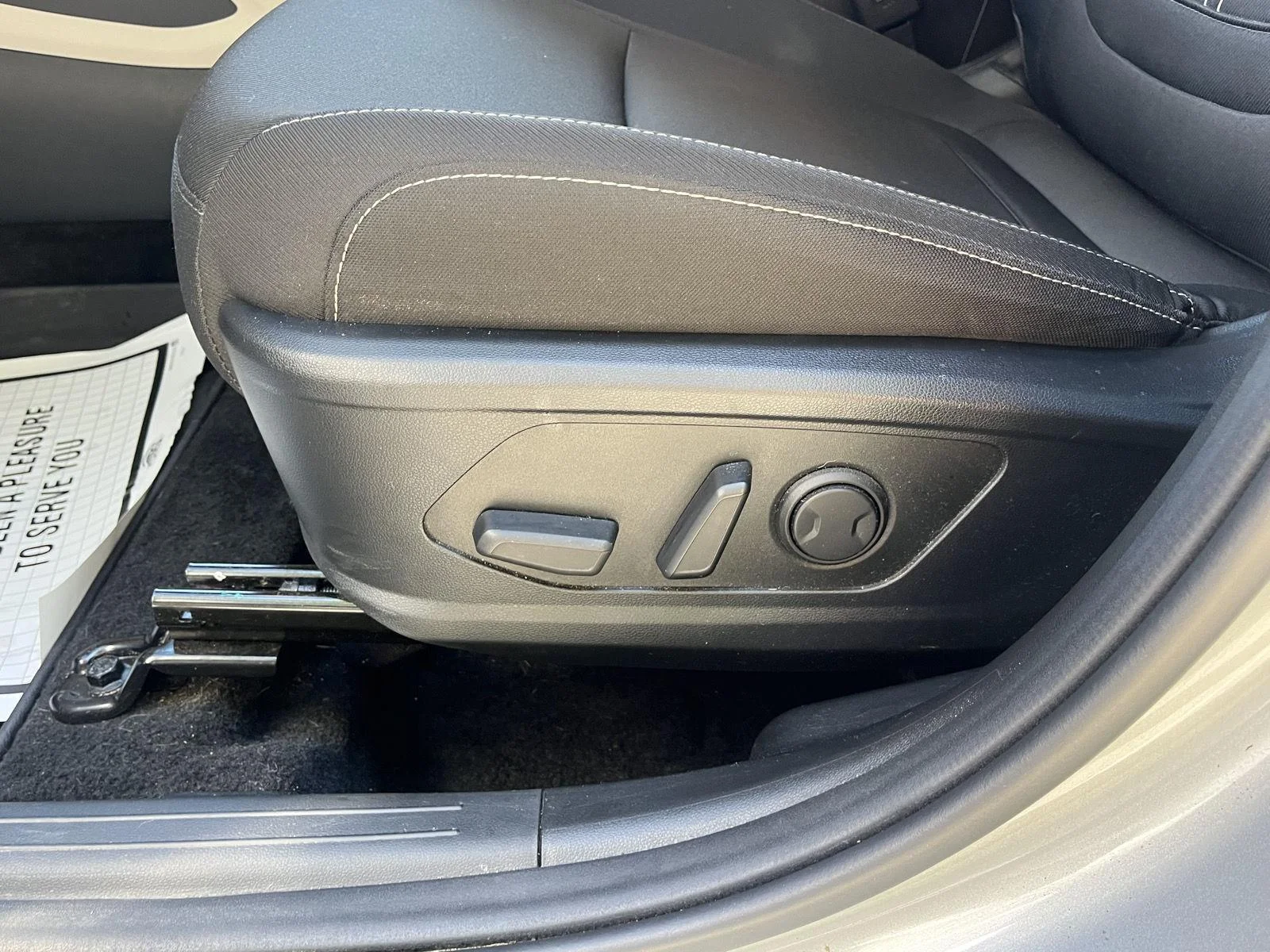 Used 2024 Shimmering Silver Hyundai SEL image 20