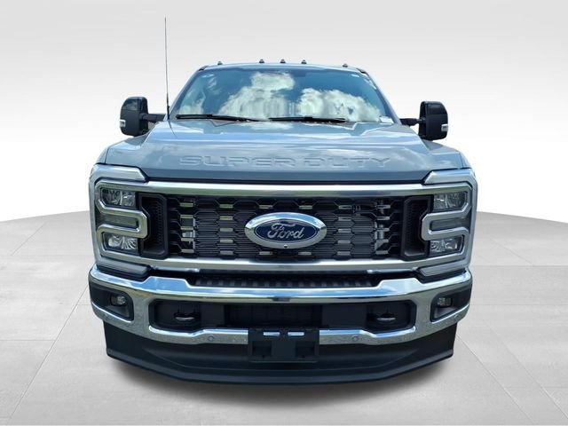 New 2026 Glacier Gray Metallic Tri-Coat Ford F-350® Lariat® image 18