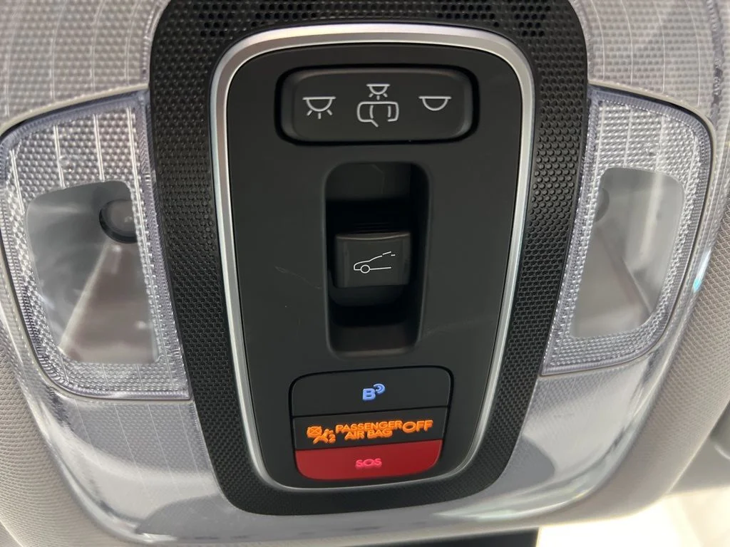 Used 2024 Abyss Black Hyundai Limited image 36