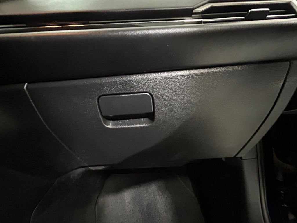 Used 2024 Blue Mitsubishi SE image 24