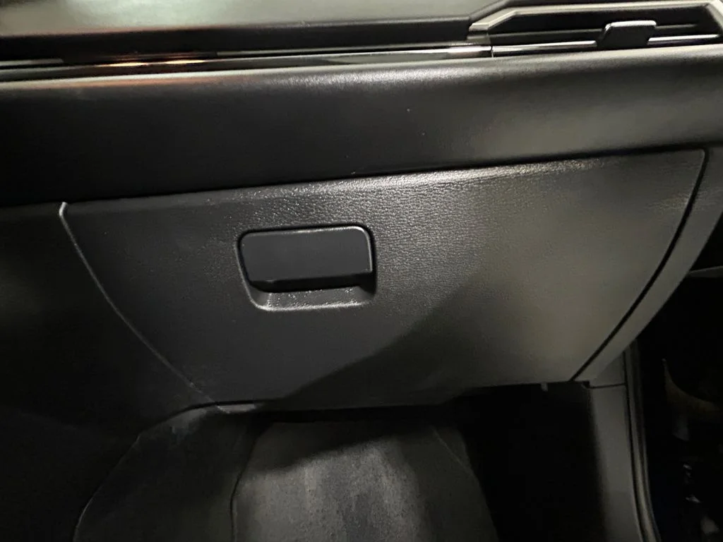 Used 2024 Blue Mitsubishi SE image 24