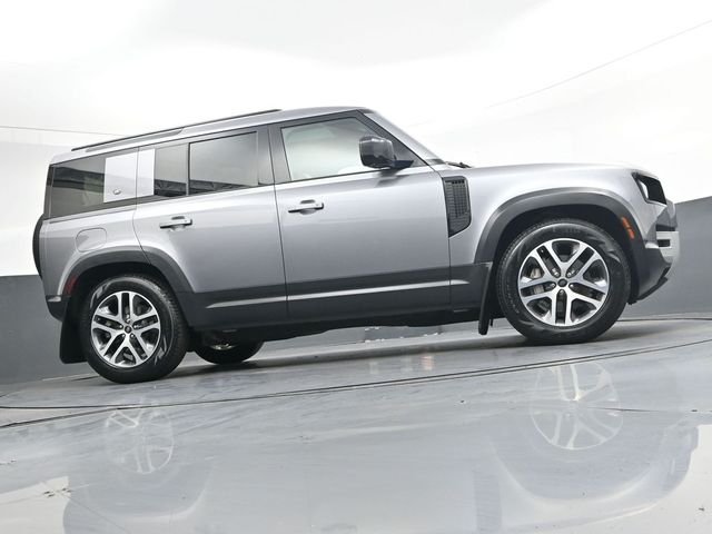 Used 2020  Land Rover SE image 38