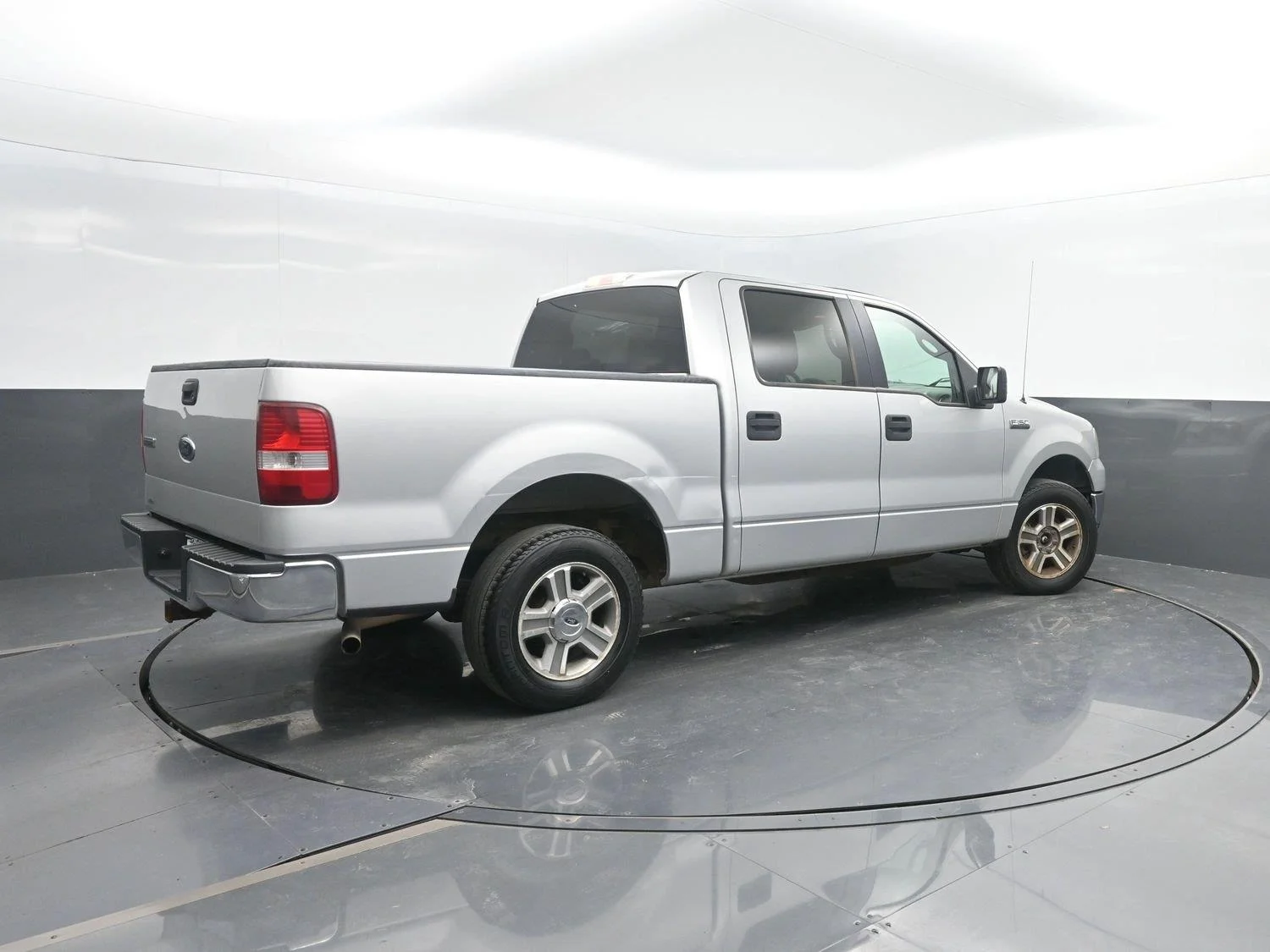 Used 2005 Ford F-150 XLT with VIN 1FTPW12525KE58498 for sale in Charles City, IA