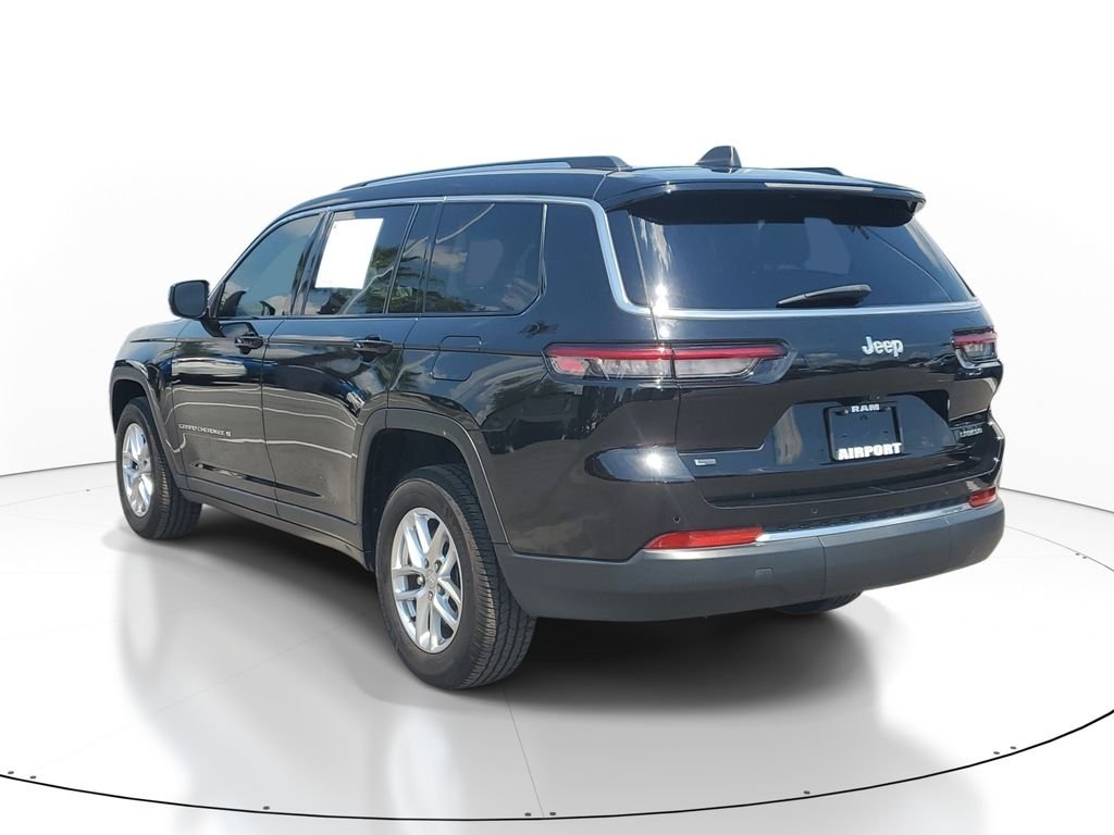 Used 2021 Black Jeep Laredo image 5