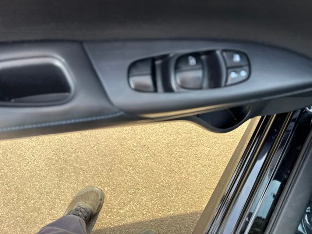 Used 2017 Black Nissan SR image 13