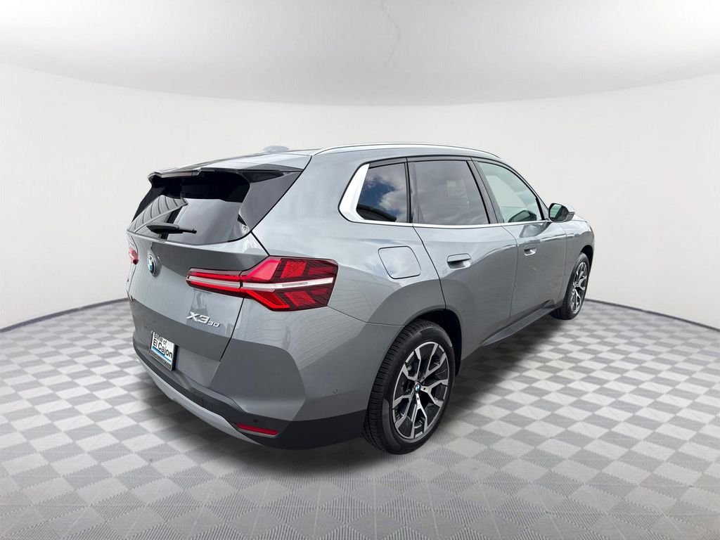 New 2026 Skyscraper Grey Metallic BMW 30 xDrive image 4