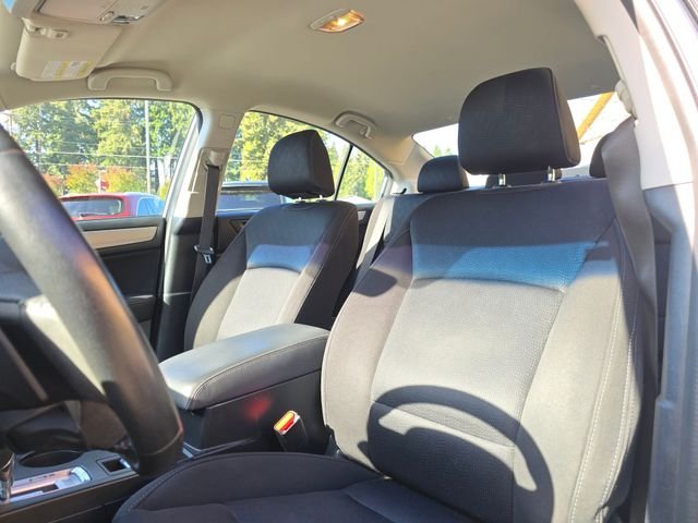 Used 2017 Ice Silver Metallic Subaru 2.5i image 22